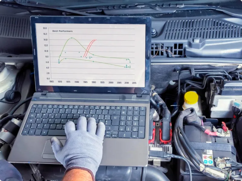 Laptop sa prikazanim novim parametrima modifikovanog vozila nakon chiptuning-a